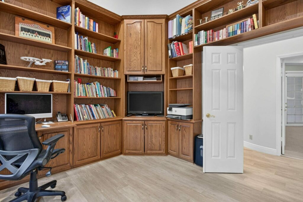 Built in shelving and desk in the fifth bedroom